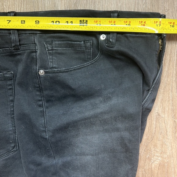 NWT Good American Good Legs Women’s High Waist Crop Black Skinny Jeans Size 18 - Picture 13 of 16